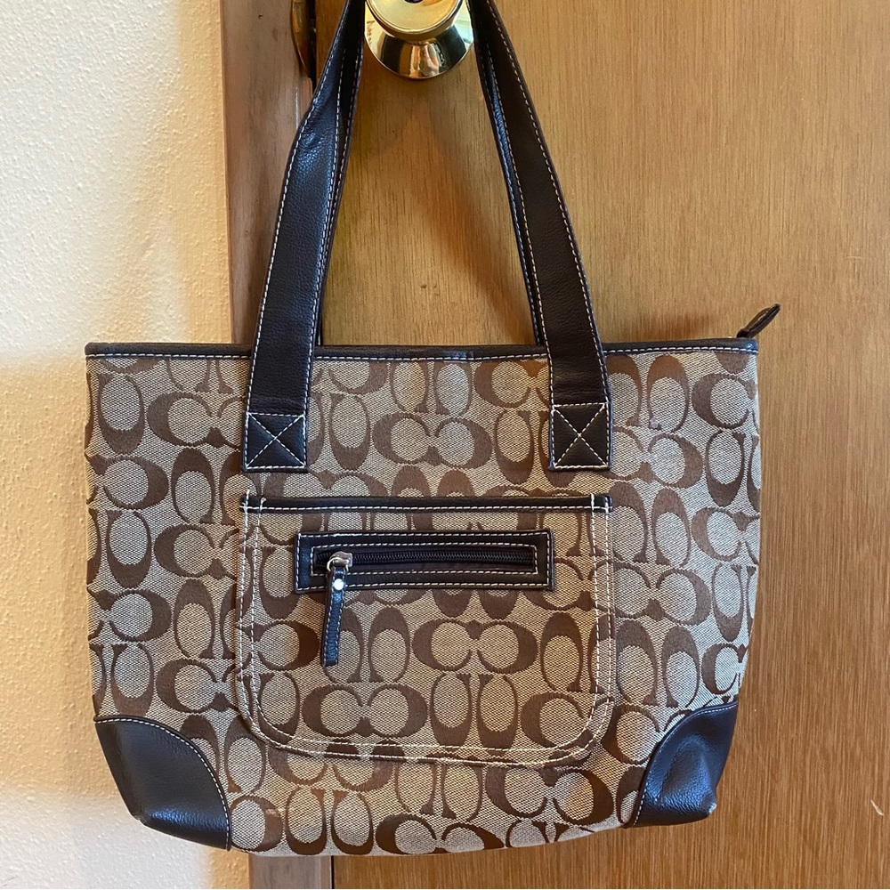 COACH handbag - comes with small coin purse